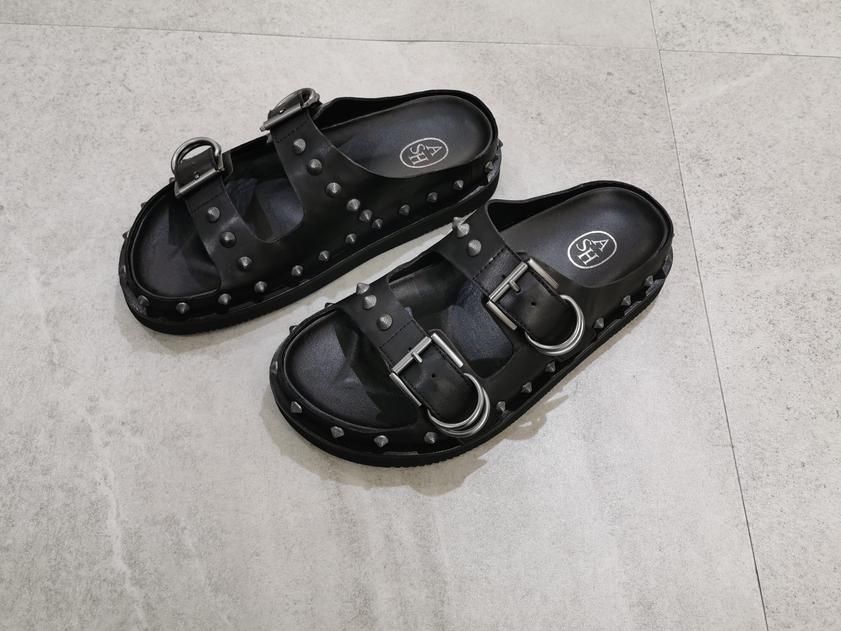 アッシュのスライドサンダル👡✨