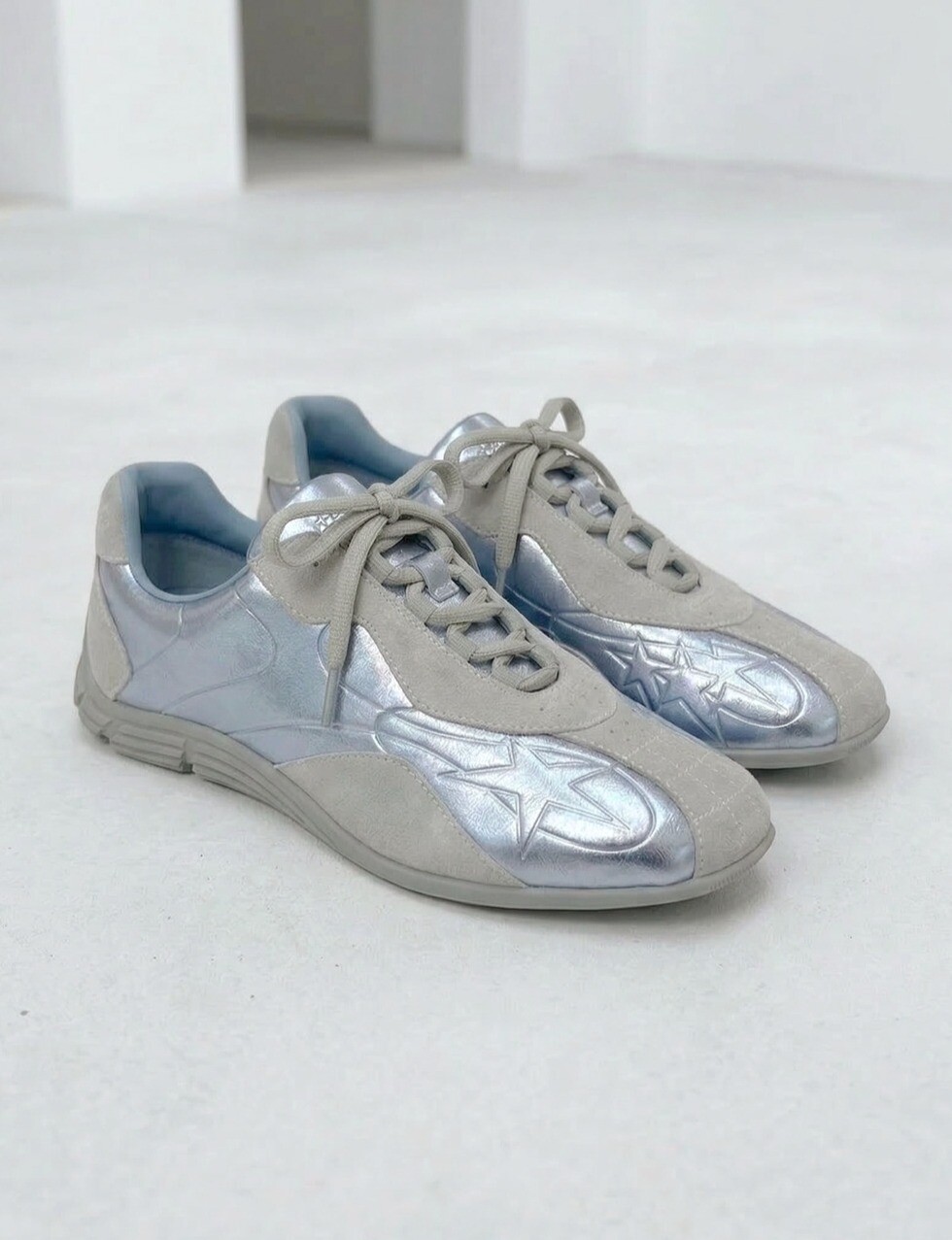 初夏を楽しむ🍀シルバースニーカー👟