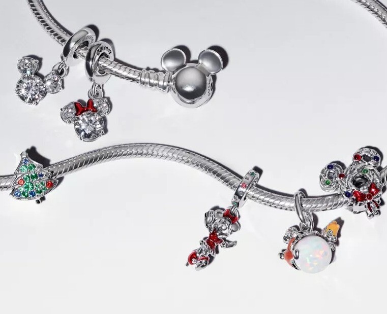 【PANDORA】Disney✖️PANDORA  クリスマスコレクション🎄✨