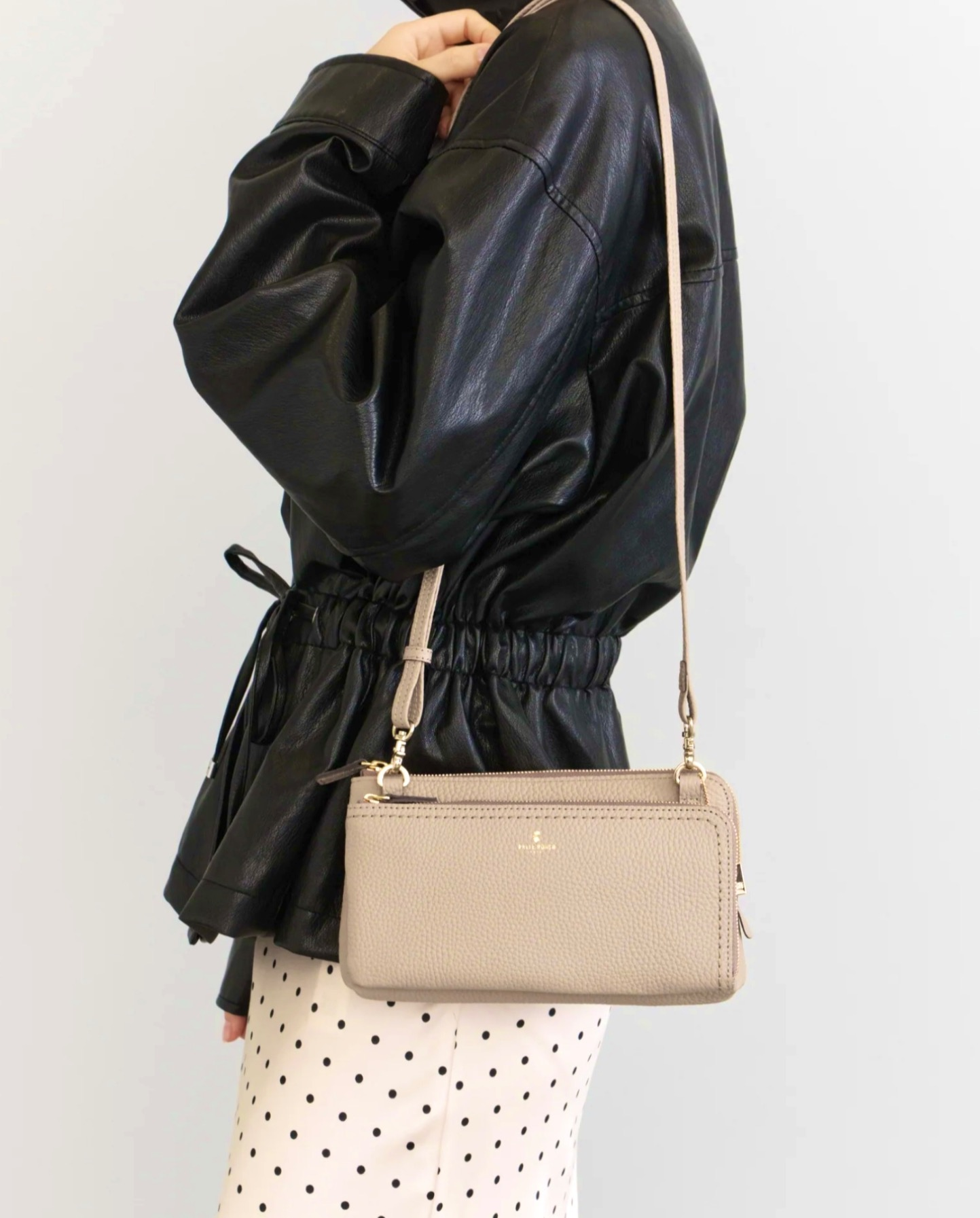 【PELLE BORSA】👜👛お財布ポシェットはロングセラーの人気アイテム♪