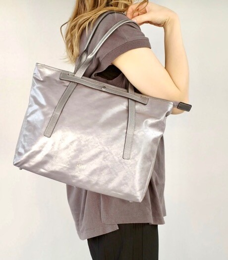 【PELLE BORSA】👜👛　NEW！軽い素材のA4トートバッグ