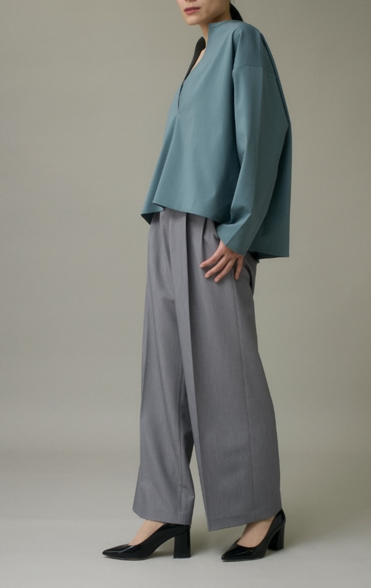 キーネックカットソー