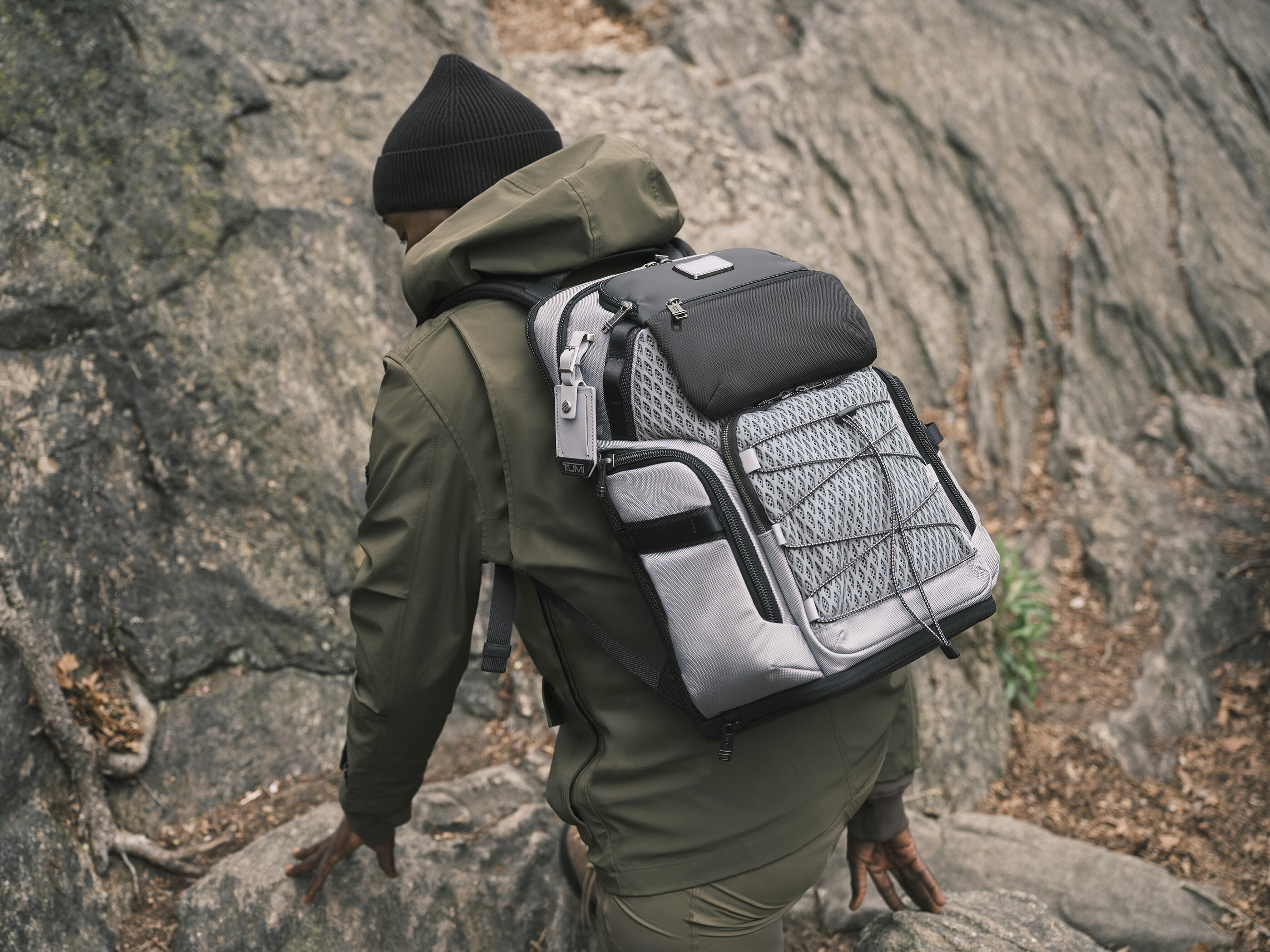 【トゥミ】ALPHA BRAVOコレクション / 新色パールグレイメッシュ