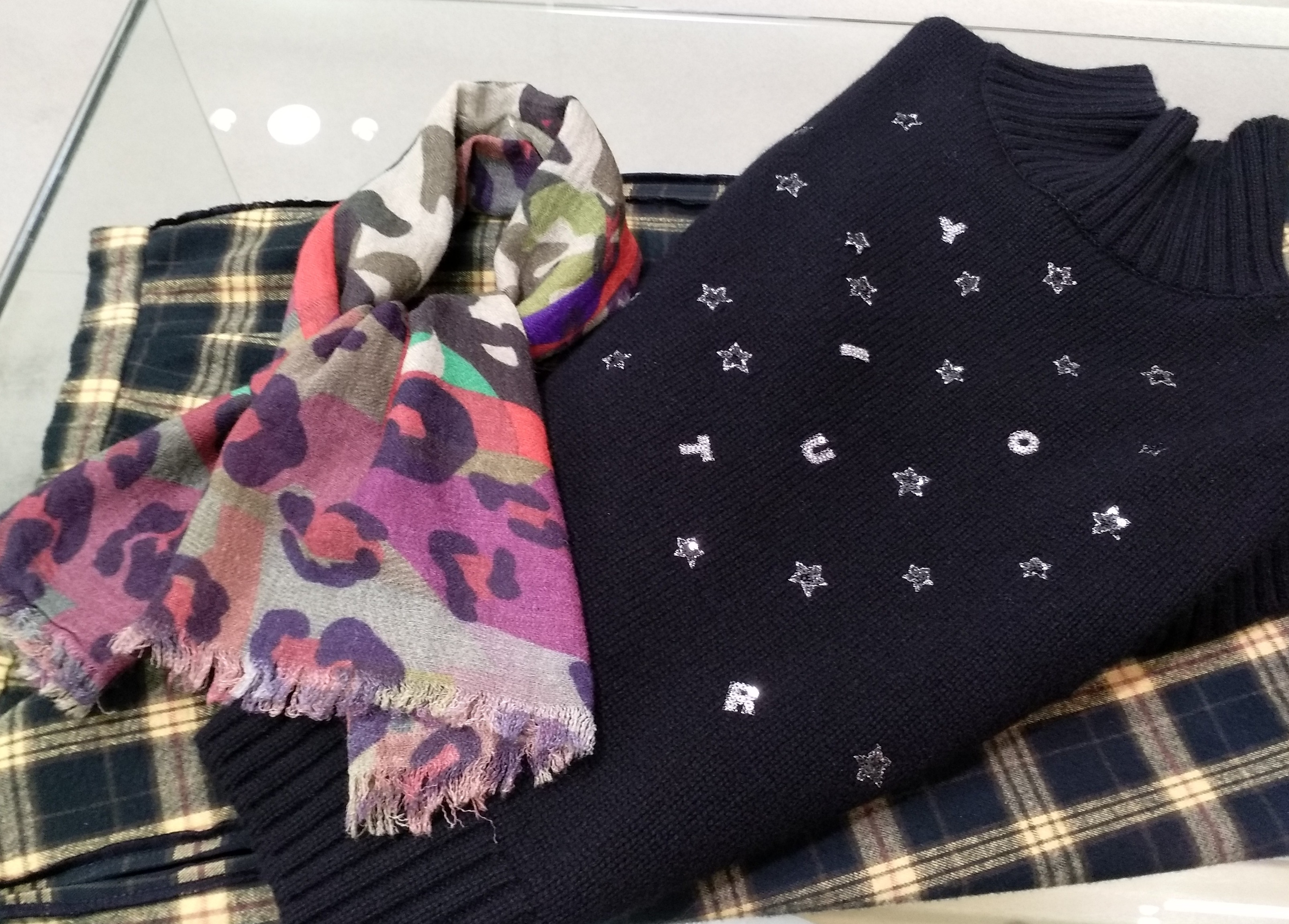 ⭐星&ロゴ刺繍ニット⭐