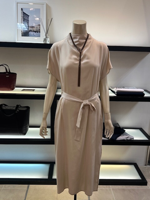 　　～　新作ワンピース👗プラスワン小物　～