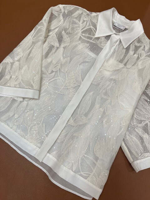 🌸春のホワイトブラウス🌸