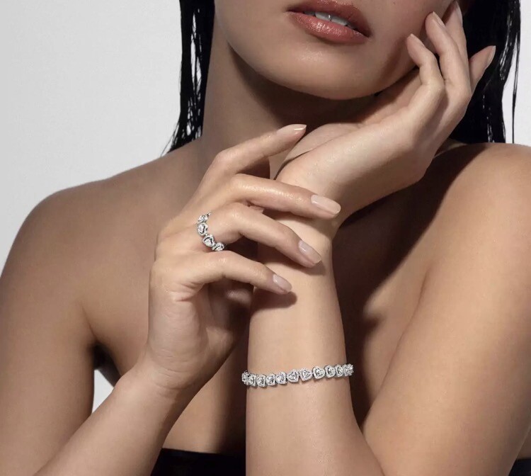 Messikaで魅せる大人のHeart Jewelry