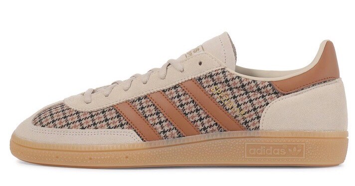 adidas HANDBALL SPEZIAL 今年大注目のチェック柄を足元に如何ですか？