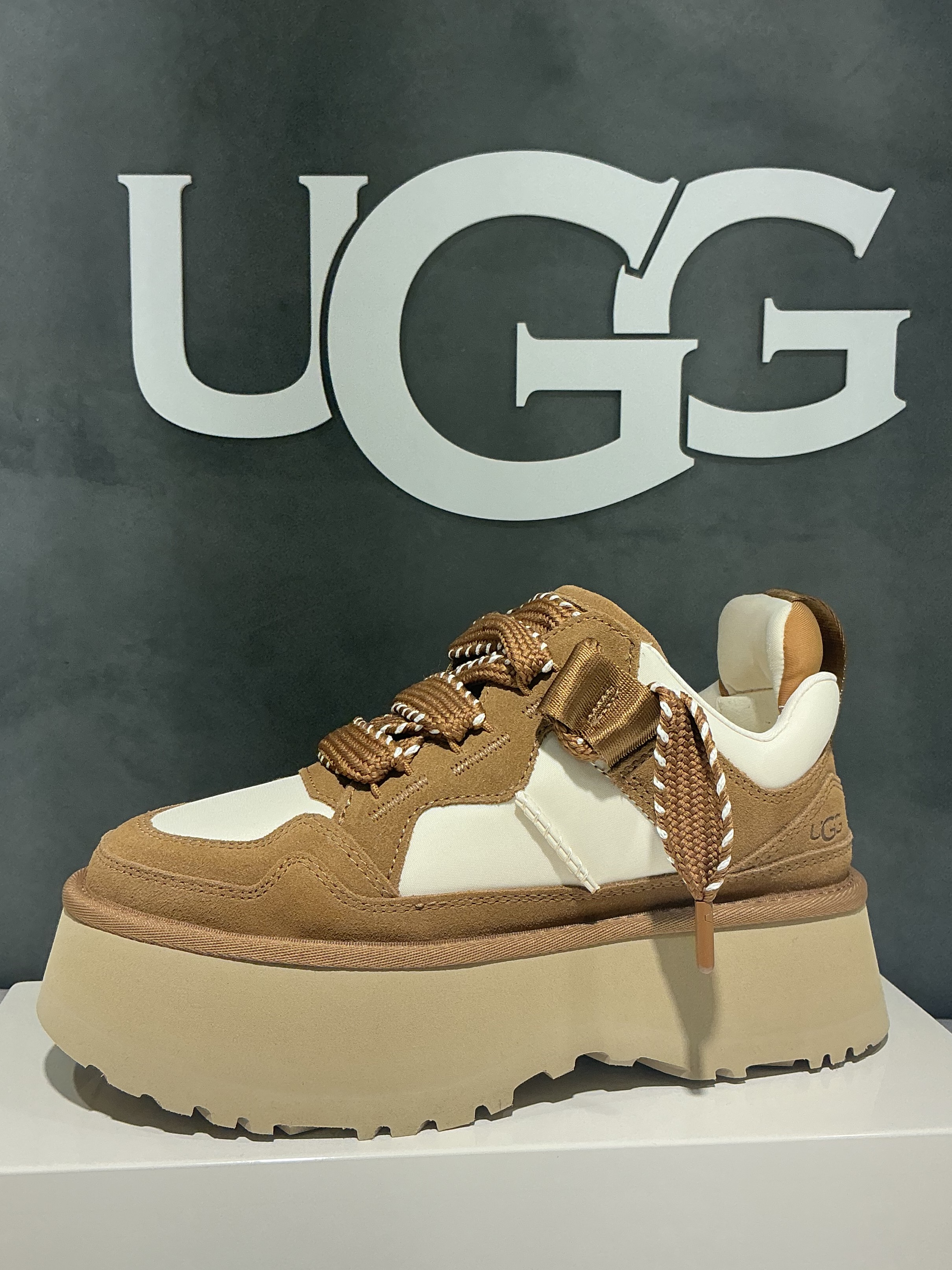 New Shop.    UGG