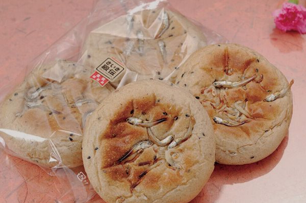 岬のちりめんパン