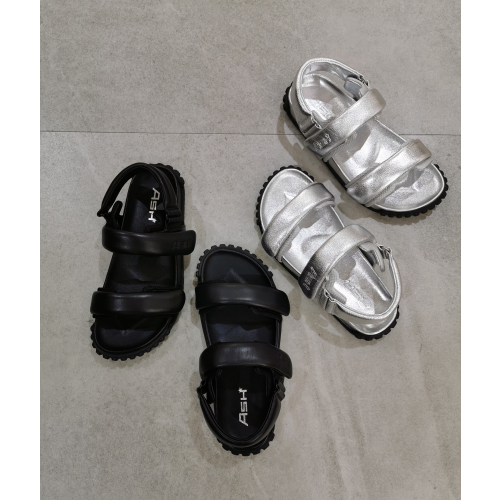アッシュ❇️注目の🆕サンダル