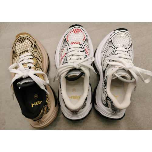 アッシュ🆕スニーカー👟