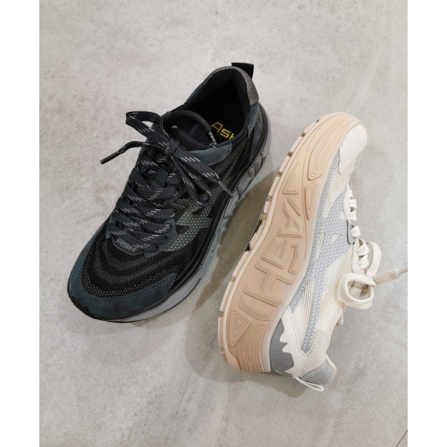 軽快に歩ける新作スニーカー