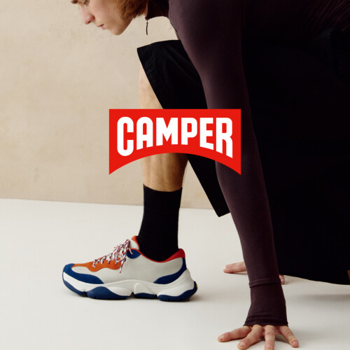 新作スニーカー　KARST2