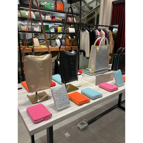 コルトワセレクト　カラフルなお財布🌈のご紹介