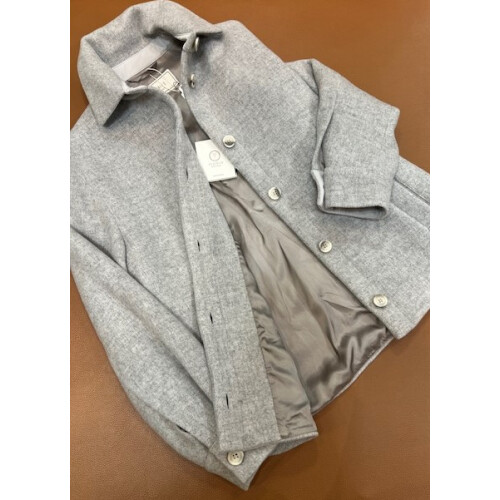 コート🧥でもジャケットでもないけれど〜 　