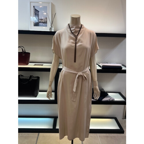 　　～　新作ワンピース👗プラスワン小物　～