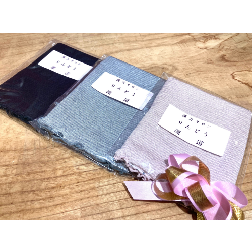 一年中心地よく使えるシルクの腹巻🎀