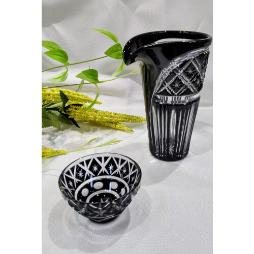 薩摩切子の酒器で秋の夜長を楽しみませんか❓️