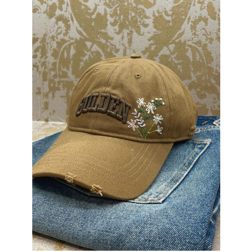 日常の装いをアートへFlower embroidery　Golden Goose