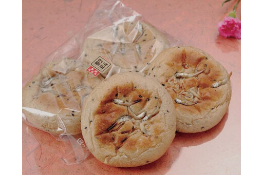 岬のちりめんパン