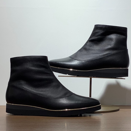 👢ショートブーツの季節到来✨