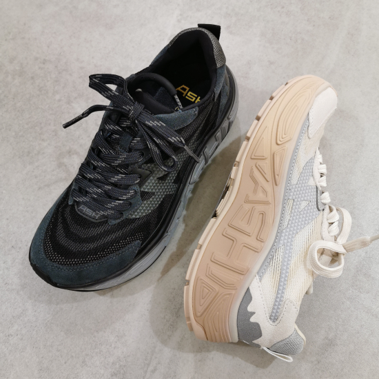 軽快に歩ける新作スニーカー