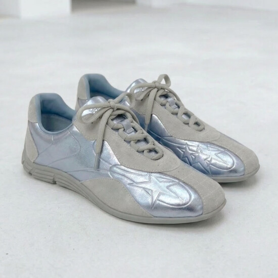 初夏を楽しむ🍀シルバースニーカー👟