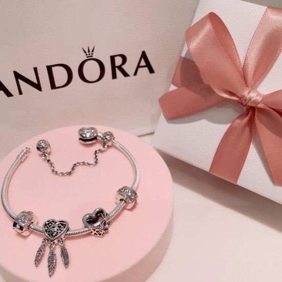 幅広い世代に大人気♡カスタマイズブレスレット!! <PANDORA>