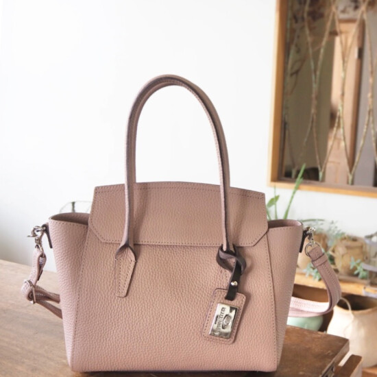 【PELLE BORSA】👜👛ちょっと小ぶりの2WAYハンドバッグ♪新色はスモーキーピンク