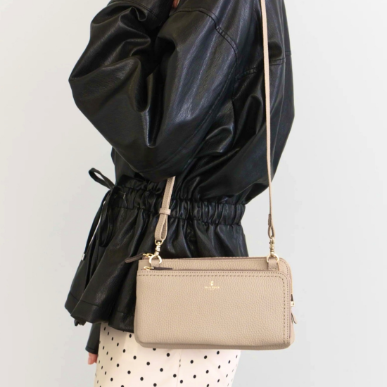 【PELLE BORSA】👜👛お財布ポシェットはロングセラーの人気アイテム♪