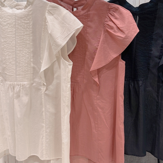 可愛いフレアブラウスが入荷しています🎀✨