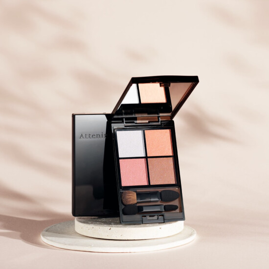 今だけの限定メイク♪目元を春色に🌸