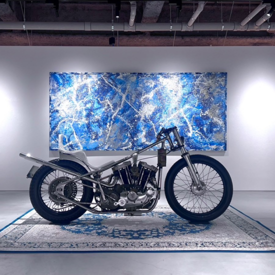 【書道家・山口芳水×鉄の塊＝ハーレーダビッドソン】新進気鋭のバイクアートが大丸福岡天神店に初出展します。