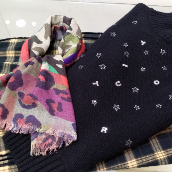 ⭐星&ロゴ刺繍ニット⭐